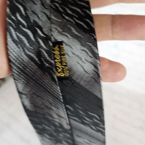 Express Tie - Picture 4 of 4